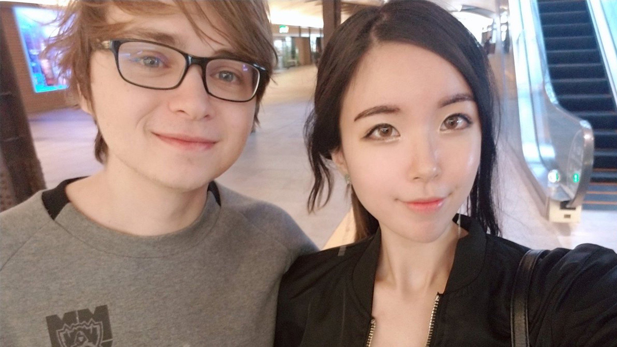 aydin tas add c9 sneaky girlfriend photo