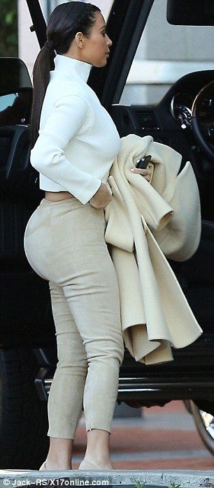 chris loupos recommends kim kardashian diaper ass pic