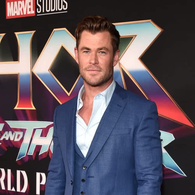 ann bunney recommends Chris Hemsworth Nude Scene