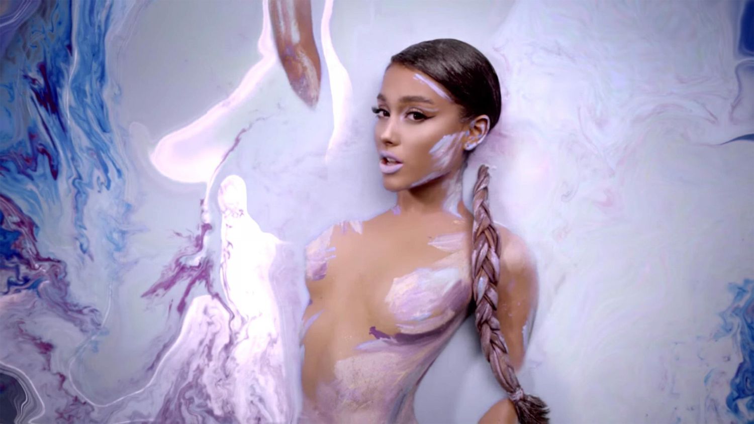 cindy faint recommends Ariana Grande Poses Nude