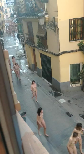 dana mortada add naked women running tumblr photo