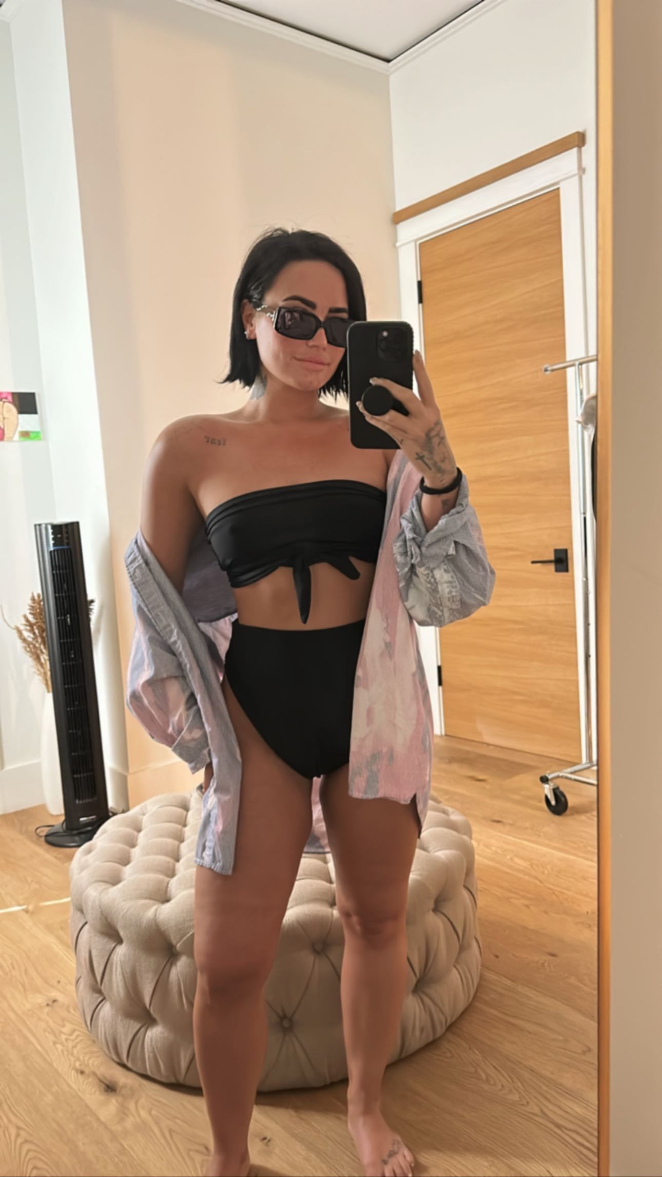 cynthia puspitasari recommends demi lovato bare feet pic