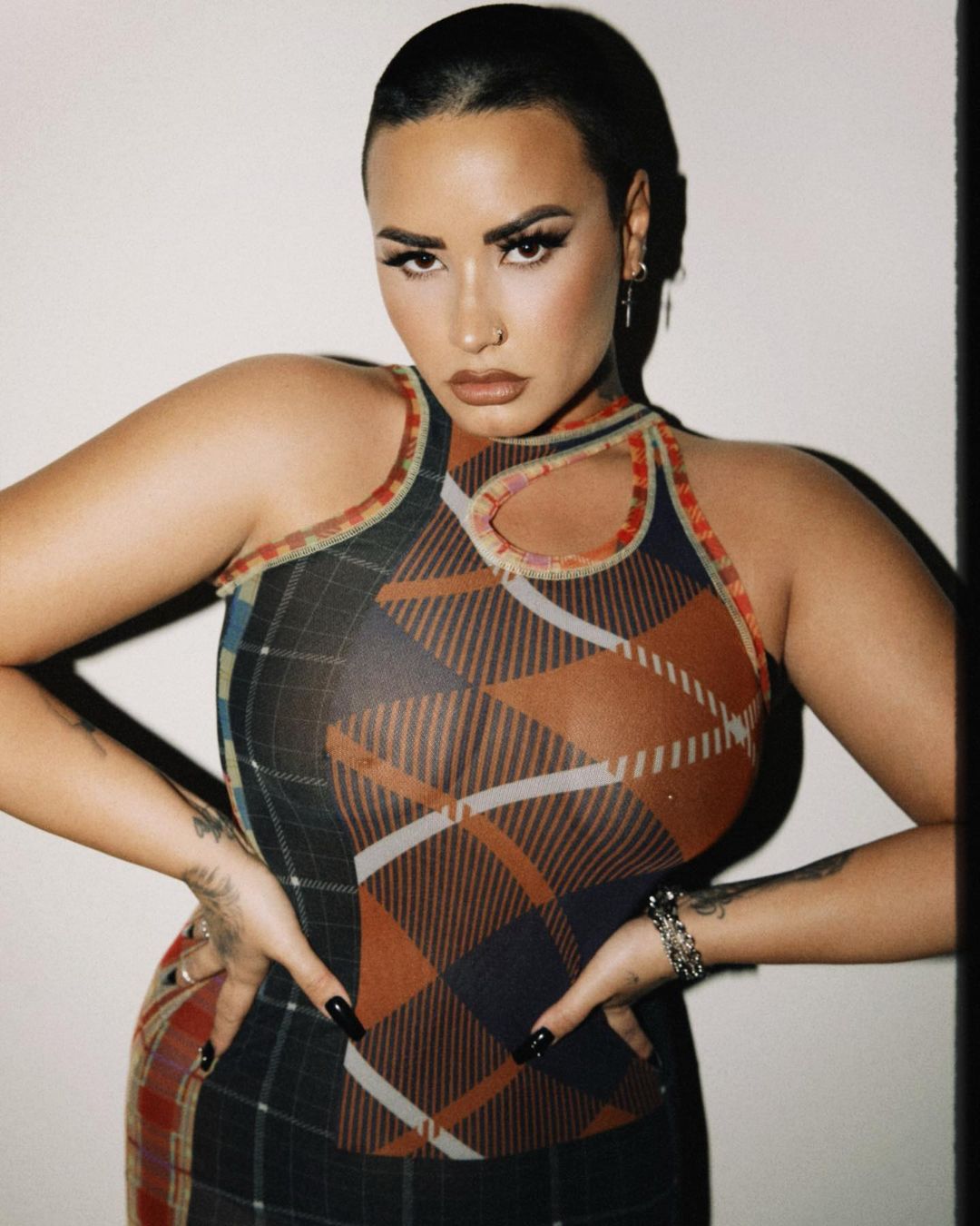 bonnie dombrowski recommends demi lovato tits pic