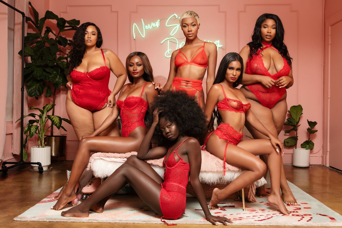 anthony fender recommends Ebony Girls In Lingerie