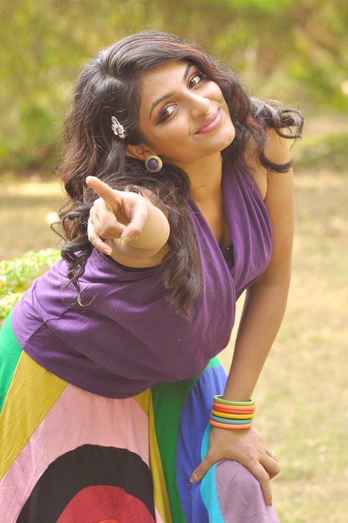 deana vitale share malayalam actress hot photo photos