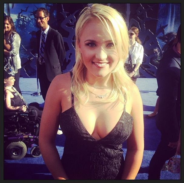 amy emmett add emily osment pokies photo