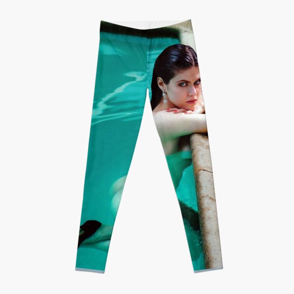 ann elsdon recommends alexandra daddario yoga pants pic