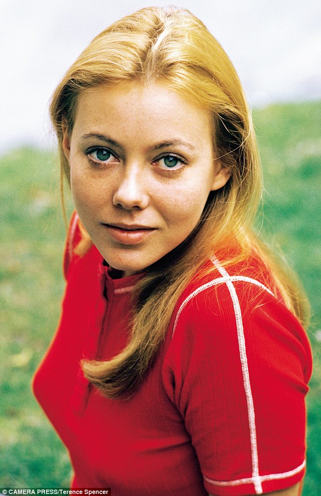 brenda emory recommends jenny agutter nude walkabout pic