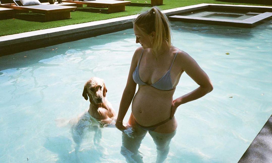 Sophie Turner Bikini Pics heavy period