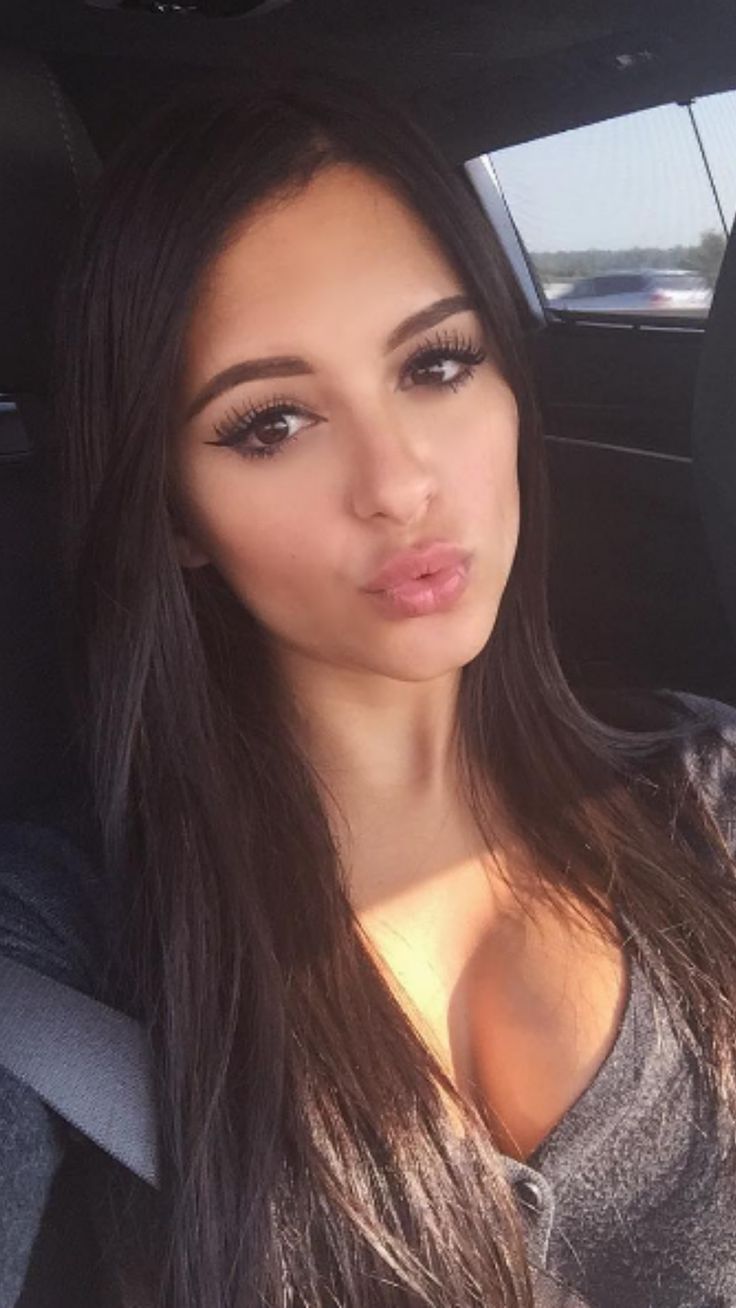 daisy suyo recommends hot brunette girl selfie pic