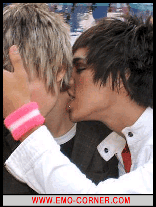 alissa schumacher share hot emo boy kissing photos