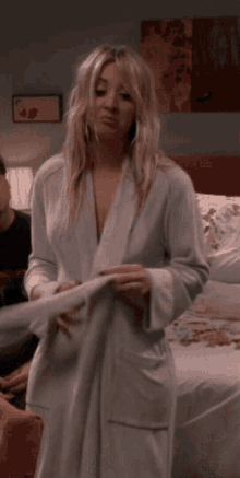 catherine scurry recommends Kaley Cuoco Nude Gif
