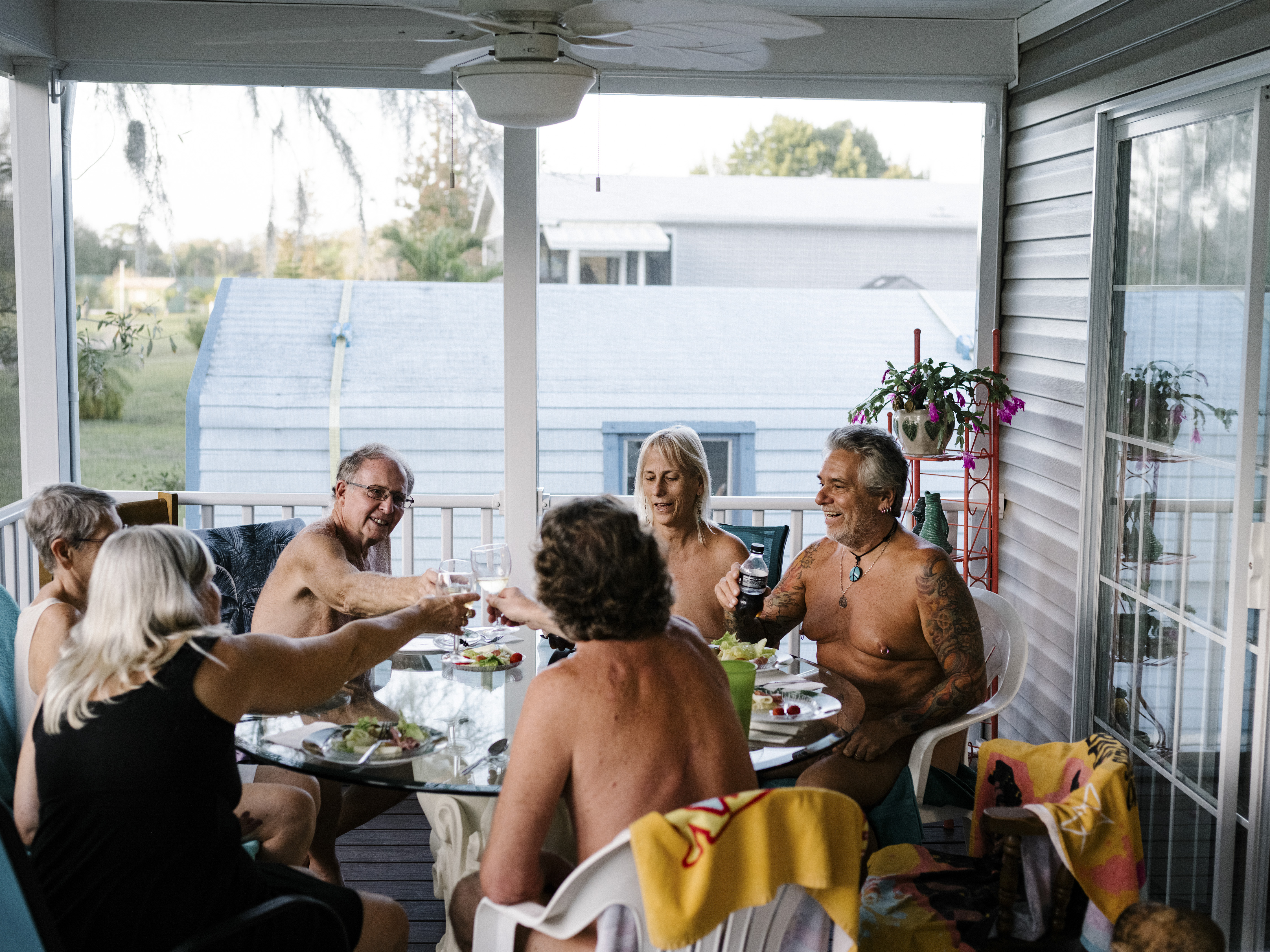 brett goodnow recommends Lake Como Family Nudist Resort