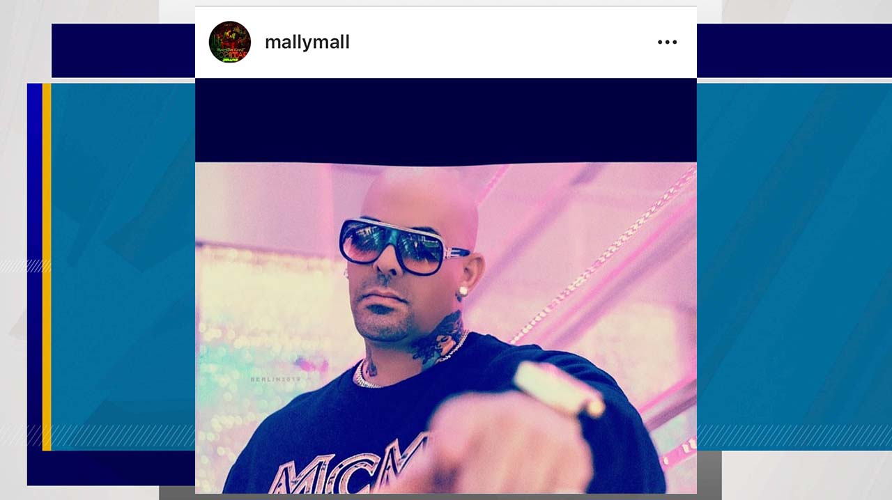 david gracie recommends nikki and mally mall tape pic