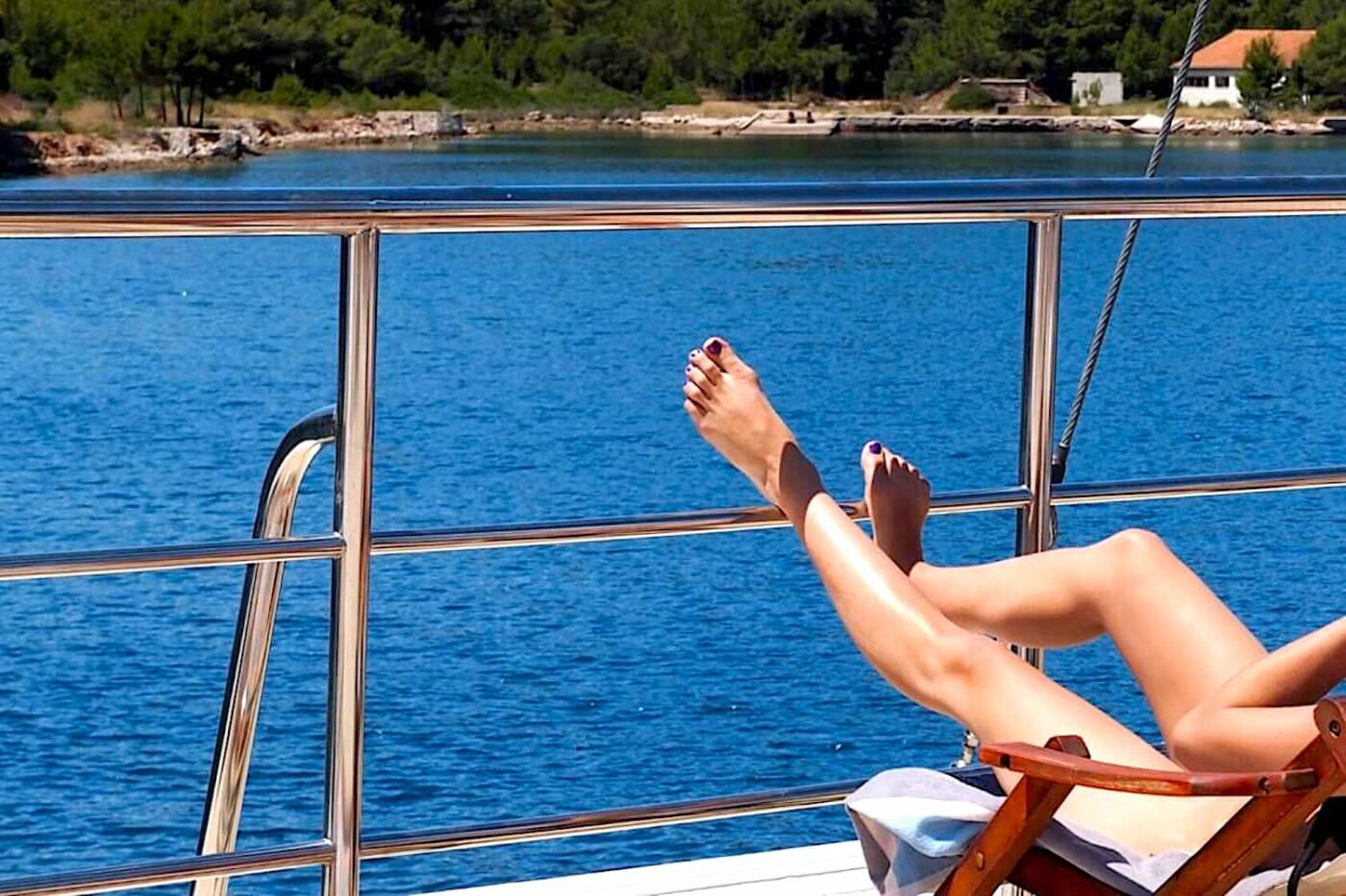 alex rath add nude cruise balcony photo