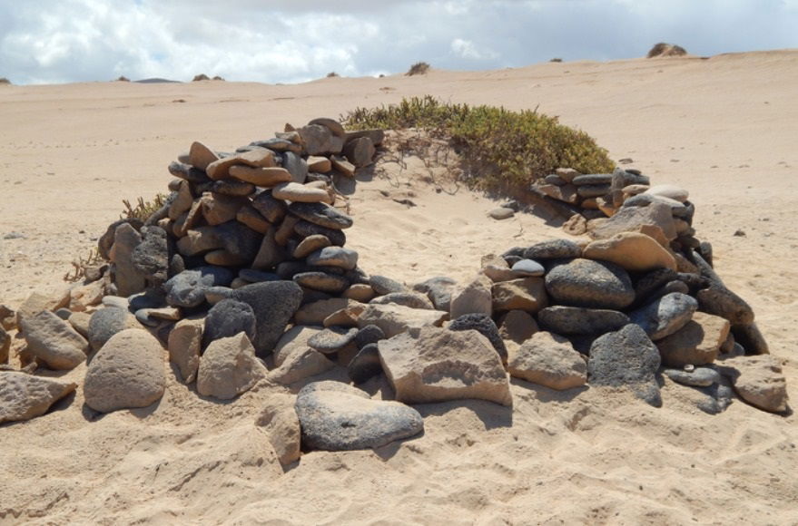 Sex In The Dunes pee porn