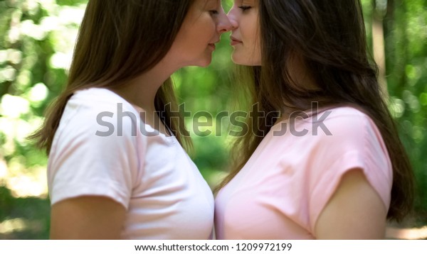 dennis marble share sexy young lesbians kissing photos