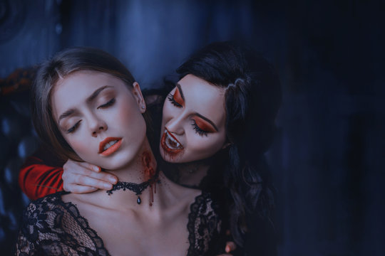 alan craig recommends Vampire Bites Woman Neck