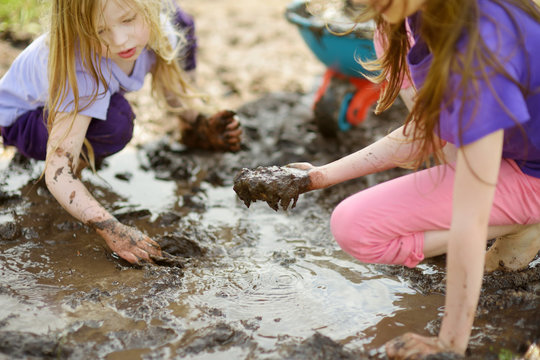 alexander sirakov add photo women playing in mud