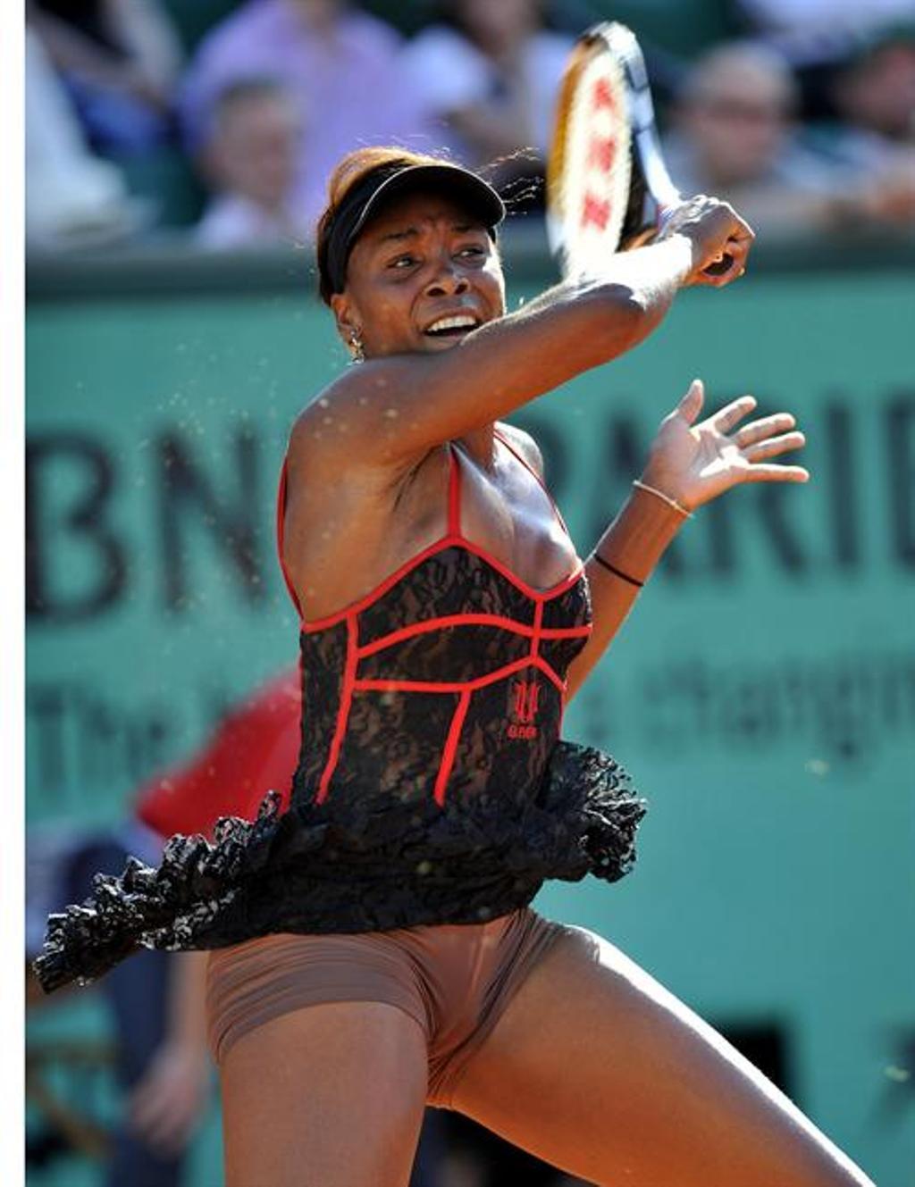 baljit pannu add women playing tennis naked photo